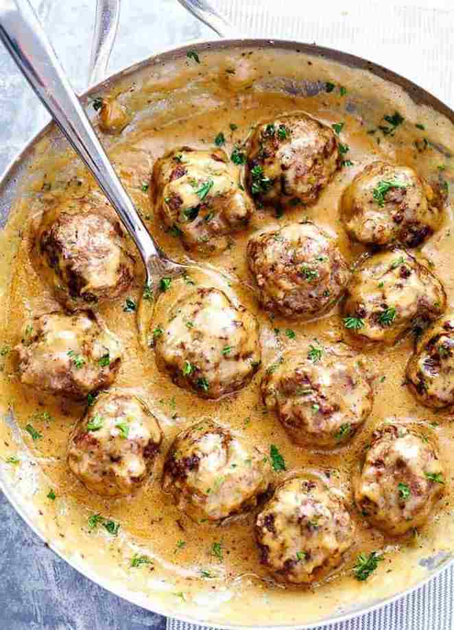 Houby v lahodné smetanové česnekové omáčce