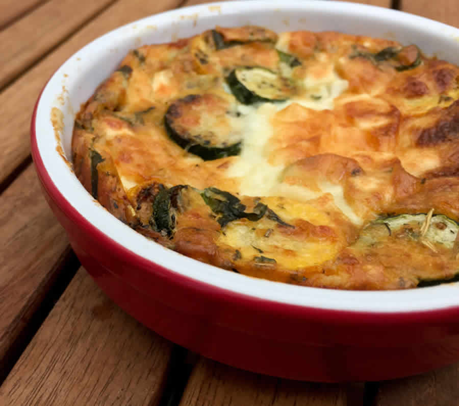 Cuketa a bazalkové clafoutis s Thermomixem