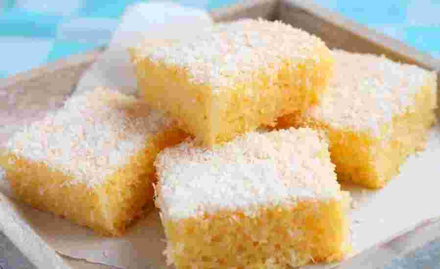 Šťavnatý kokosový dort se šlehačkou (recept na jednu šálek)