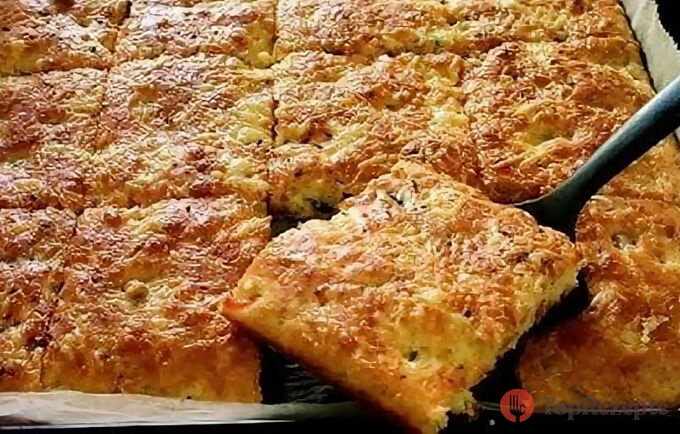 Chuťový kyselokapustový koláč z plechu – chutný a snadný