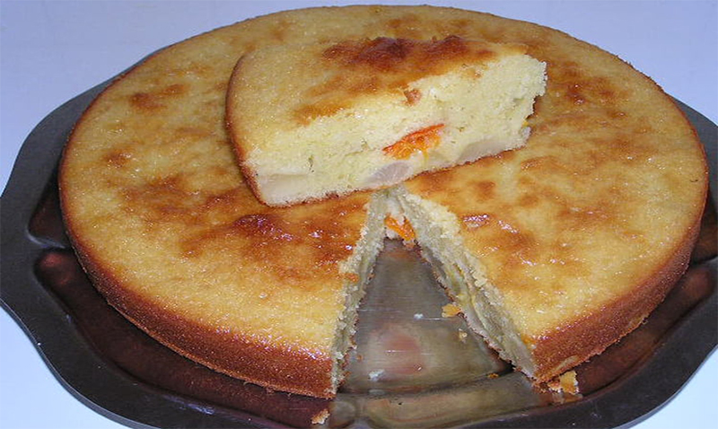 Hruškově-meruňkový koláč