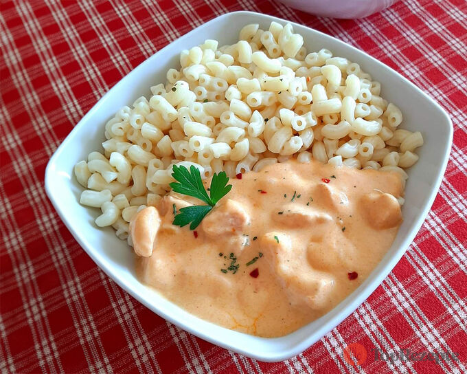 Rychlé a chutné kuřecí nudličky: Můj oblíbený recept na oběd s kuřecím masem