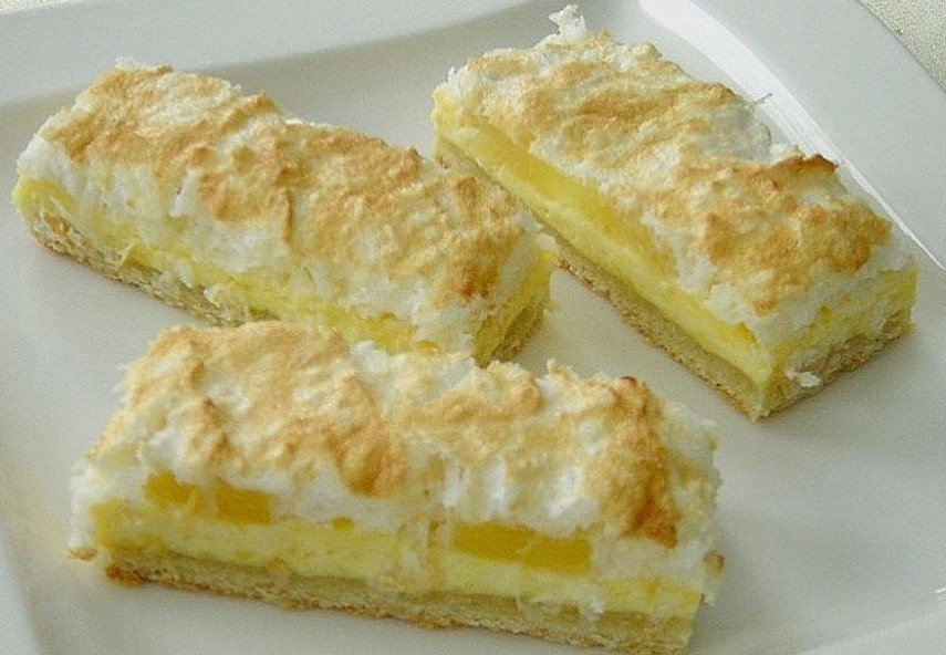 Ananasový dort s kokosovým sněhem