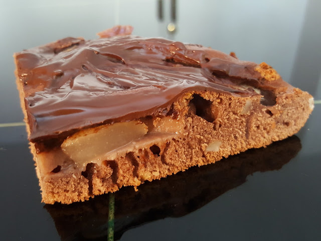 Hruškový plechový koláč