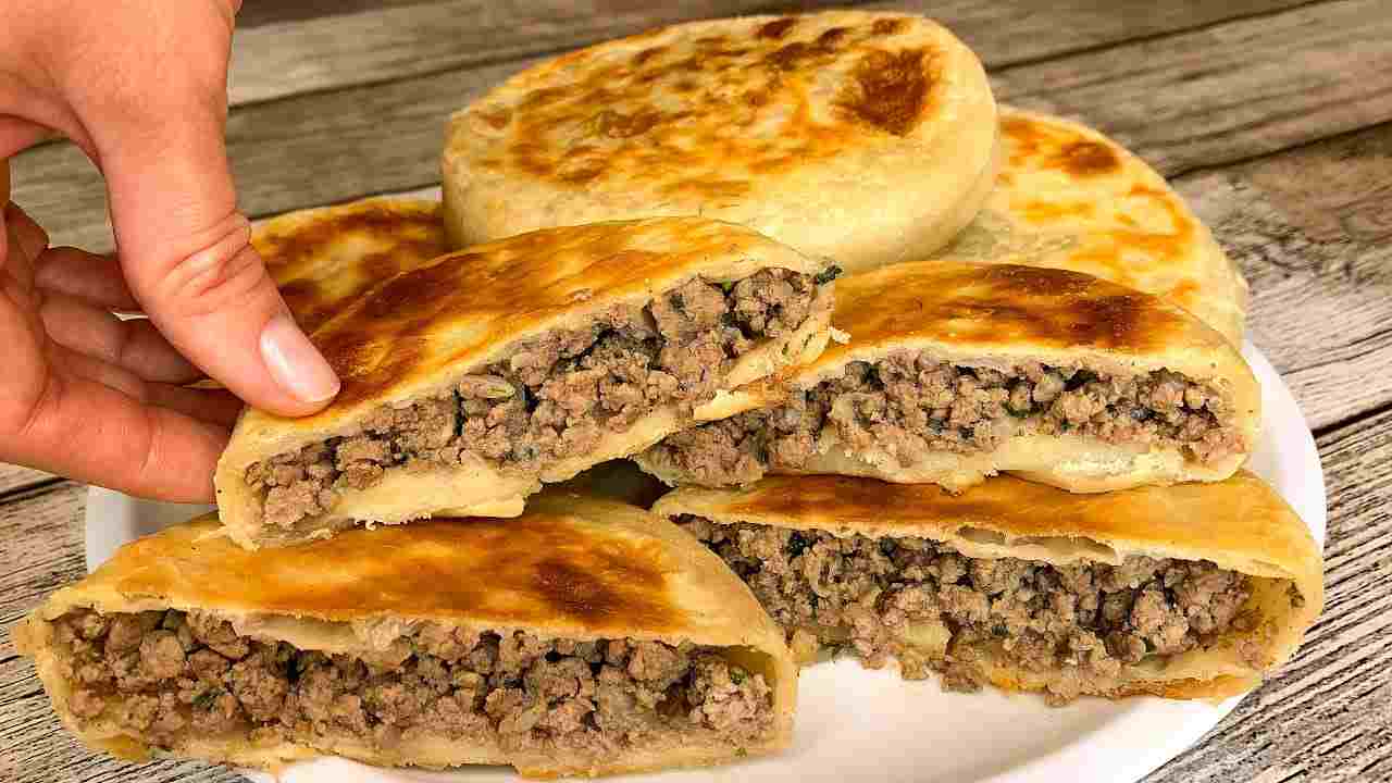 Placka plněná mletým masem na nacpání!