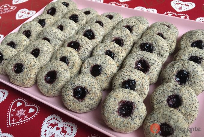 Oči andělů s mákem a brusinkami – vánoční cukroví, které nepřibírá na váze