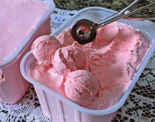 Jahodová zmrzlina bez zmrzlinovače, rychle hotovo!
