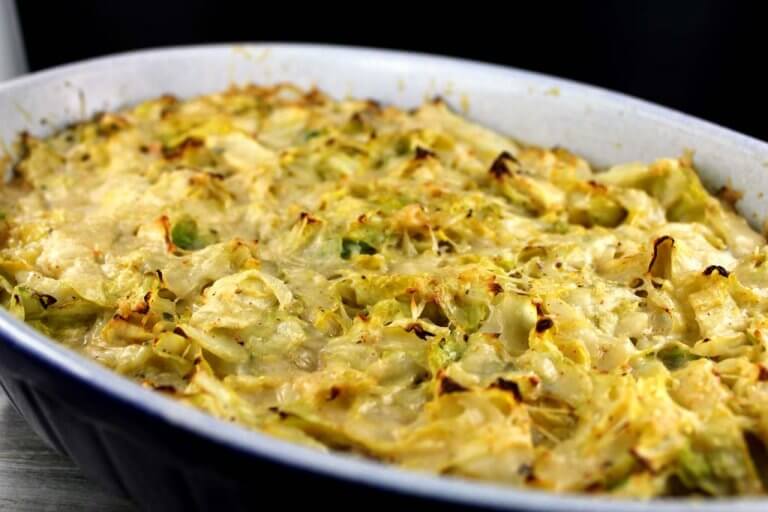 Zapečené zelí s bramborami a mletým masem