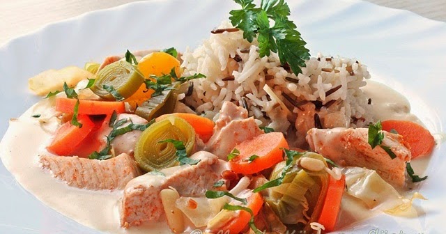 Varomagegartes kuře a zelenina v kokosovém mléce s arašídovým krémem