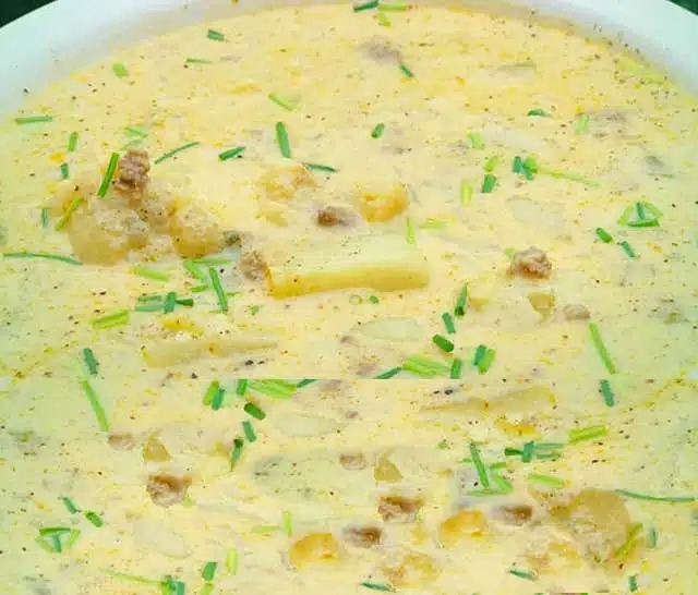 Recept na květákový bramborový guláš s mletým masem