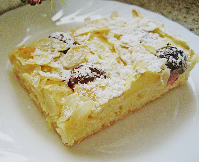 Jablečný třešňový koláč po babičce Bärbel