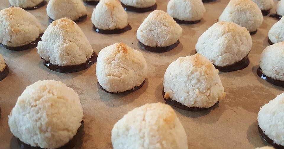 Kokosové marcipánové makronky