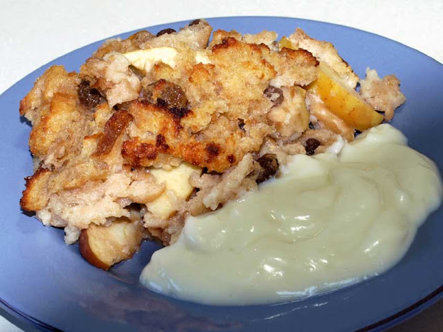 Jablečný nákyp / Chlebový nákyp