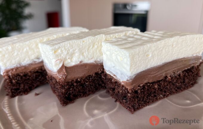 Krémové řezy pro mlsné jazýčky. Čokoládové řezy se šlehačkou