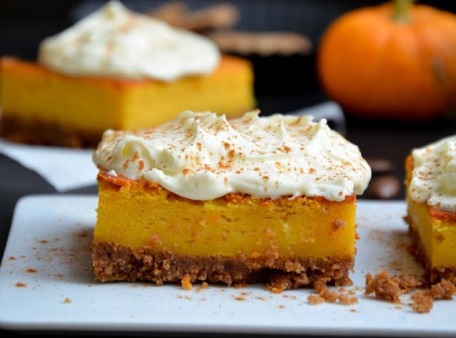 Dýňový cheesecake se skořicovým korpusem